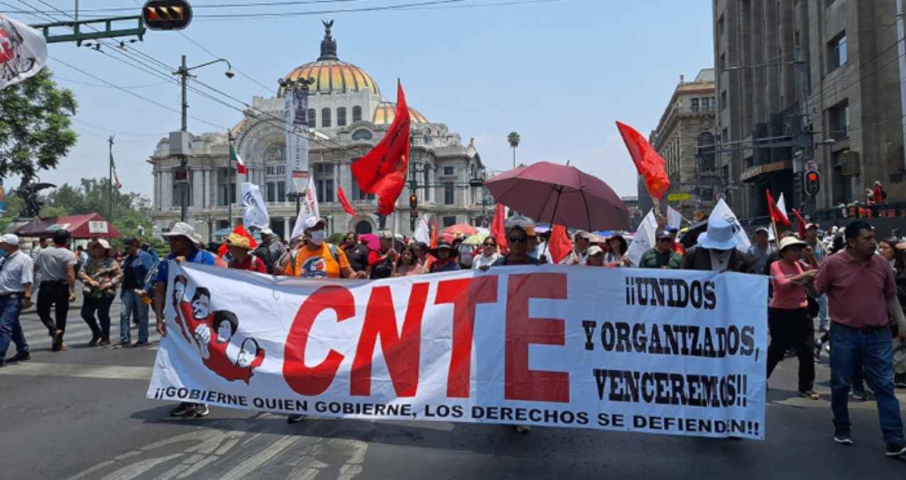 CNTE-Gobierno: Sigue Diálogo, Cero Acuerdos Tras Táctica en Zócalo