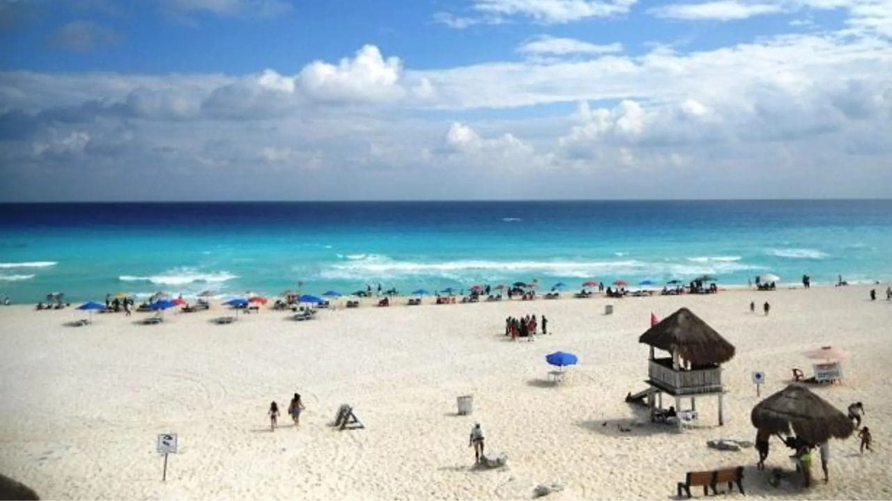 ¡Calor Sofocante! Así el Clima en Cancún HOY: Sol, Bochorno y más