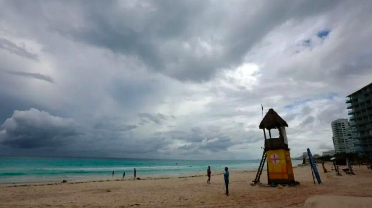 Cancún Bajo el Sol: Alerta por Calor y Surada