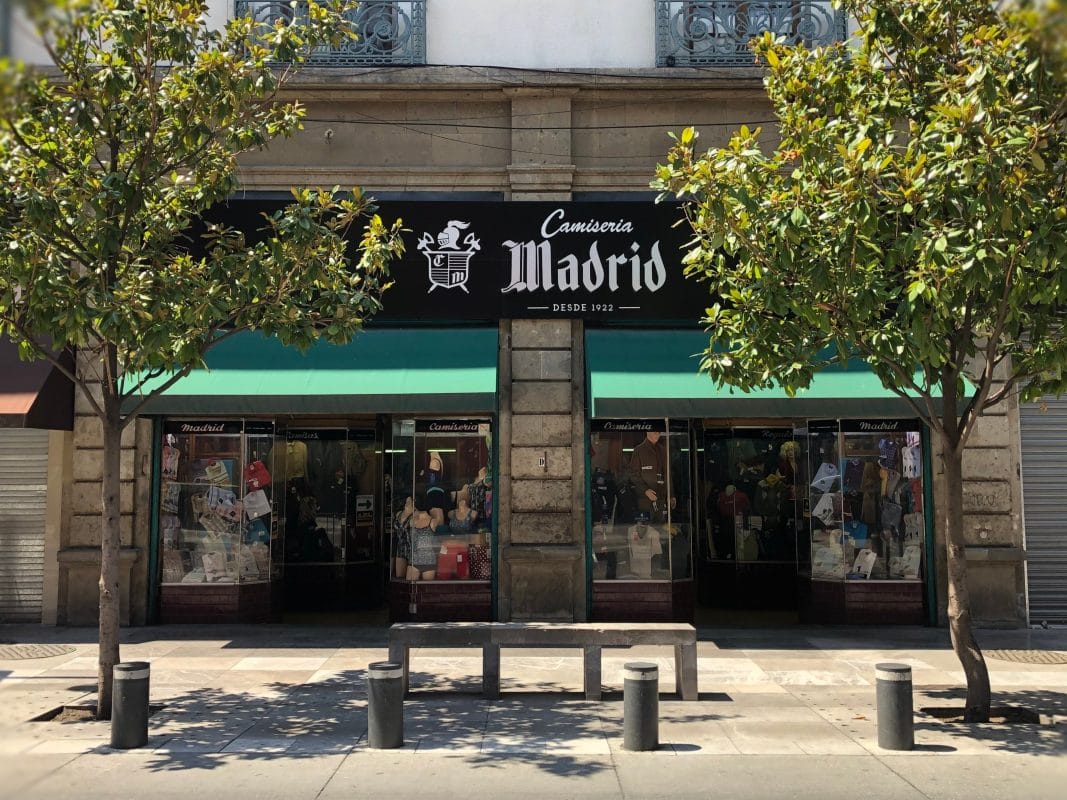 Centro Histórico de Luto: Cierran Camisería Madrid (+100 Años) y Otros Íconos