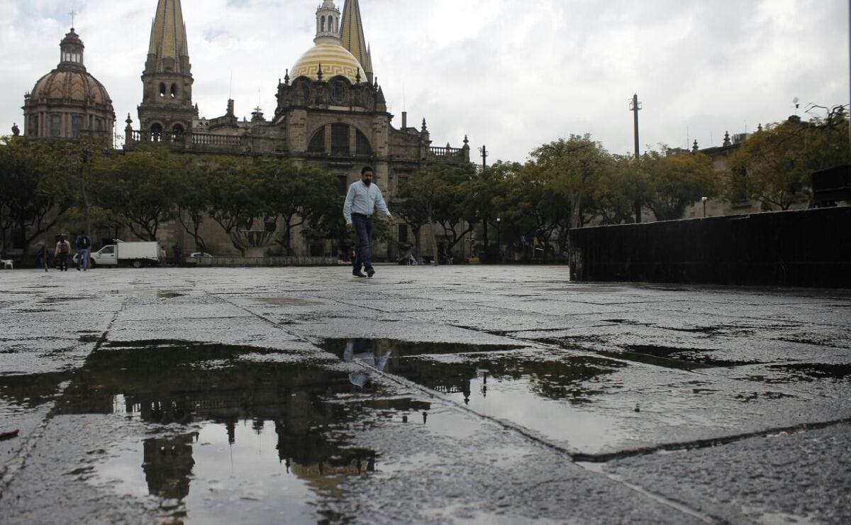Clima GDL Clima GDL: Tarde calurosa, pero no guardes el paraguas