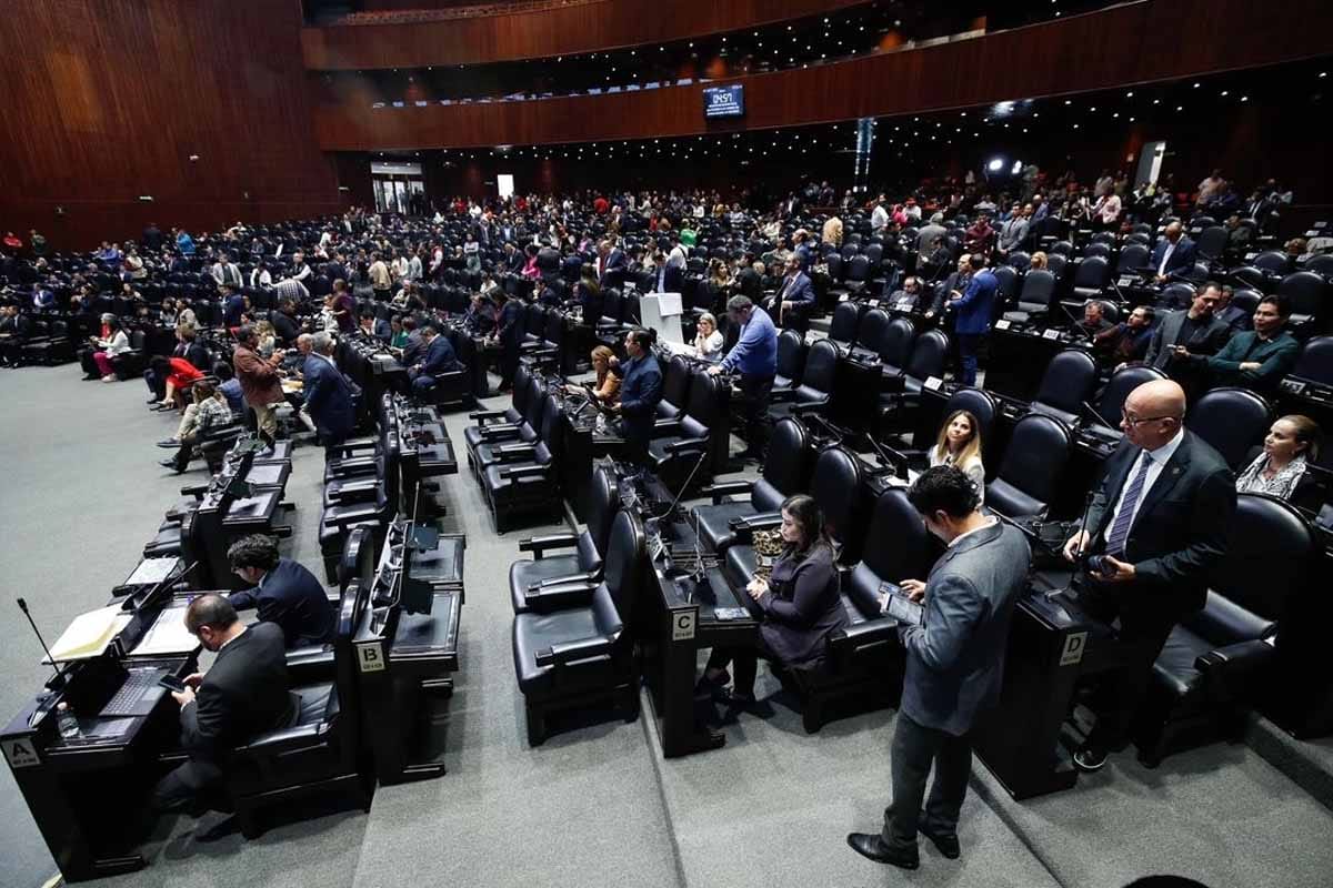 Diputados reciben reforma para combatir desapariciones con CURP biométrica