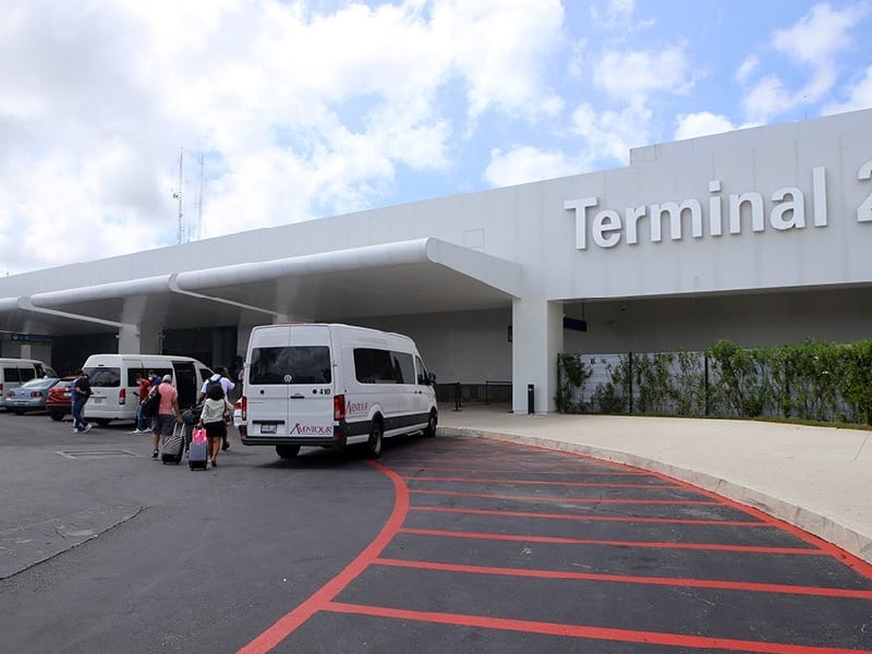 Operativo Reduce Transporte Ilegal en Aeropuerto de Cancún