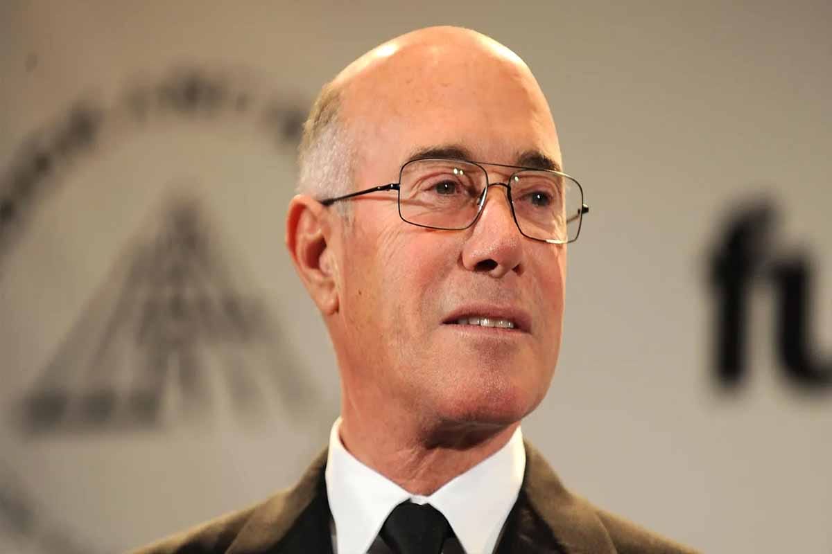 El culebrón de Geffen 8.7 mil millones en juego sin un solo papel firmado El culebrón de Geffen: $8.7 mil millones en juego sin un solo papel firmado