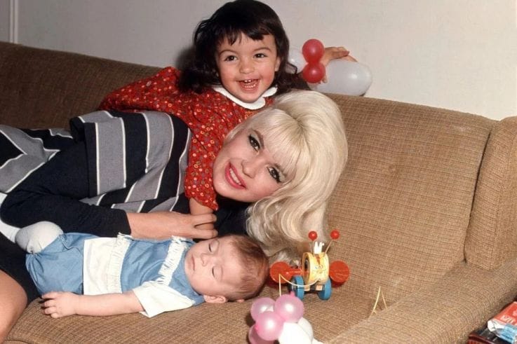 Estrenos del fin de semana_ “My Mom Jayne” y la temporada final de “Squid Game” marcan tendencia en streaming