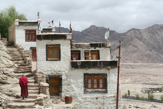 India: Regulación en Ladakh y Tragedia en Bengaluru