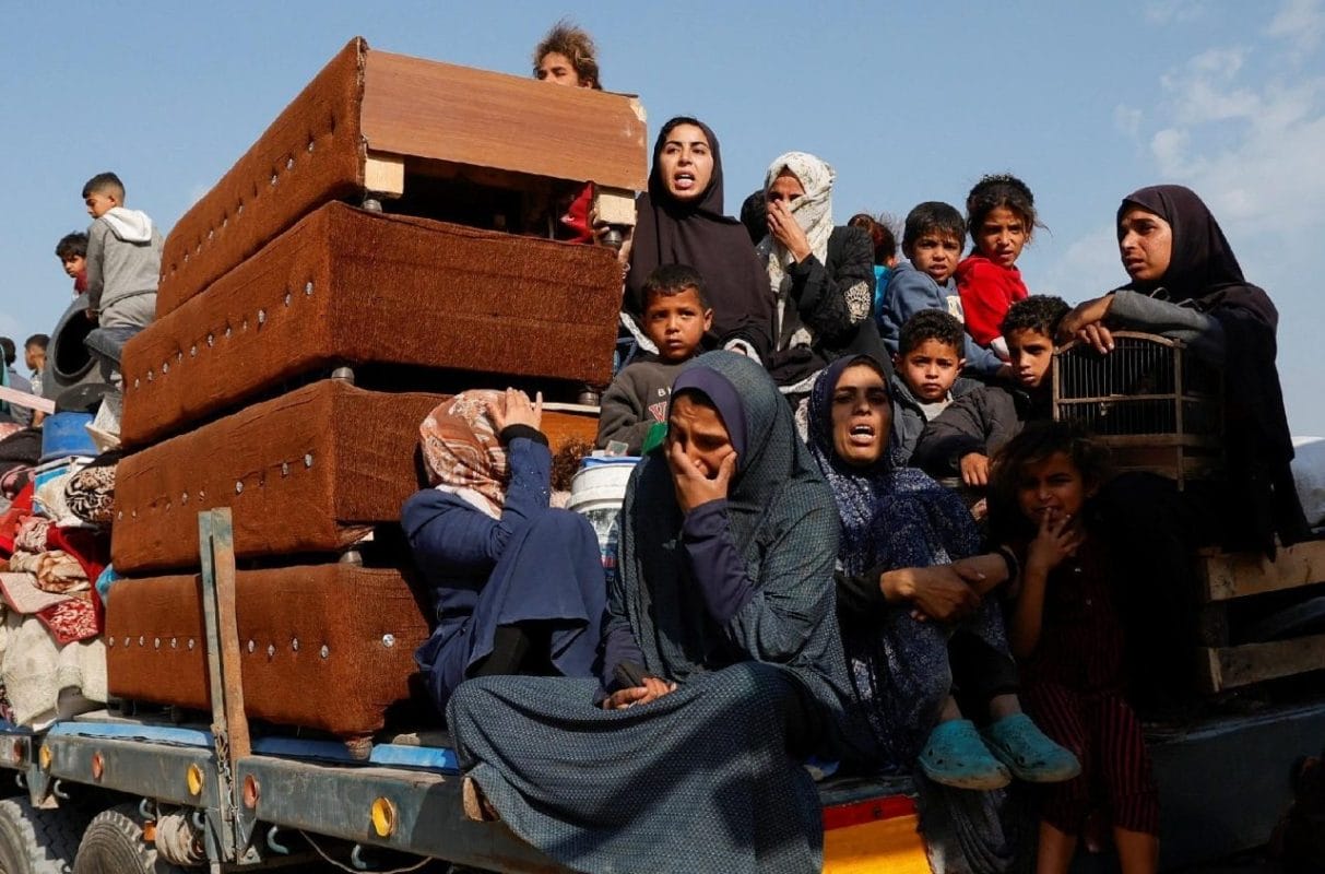 Cifra de muertos en Gaza supera los 55,000. OMS acusa a Israel de negar acceso a equipos médicos y se reportan ataques a repartos de comida.