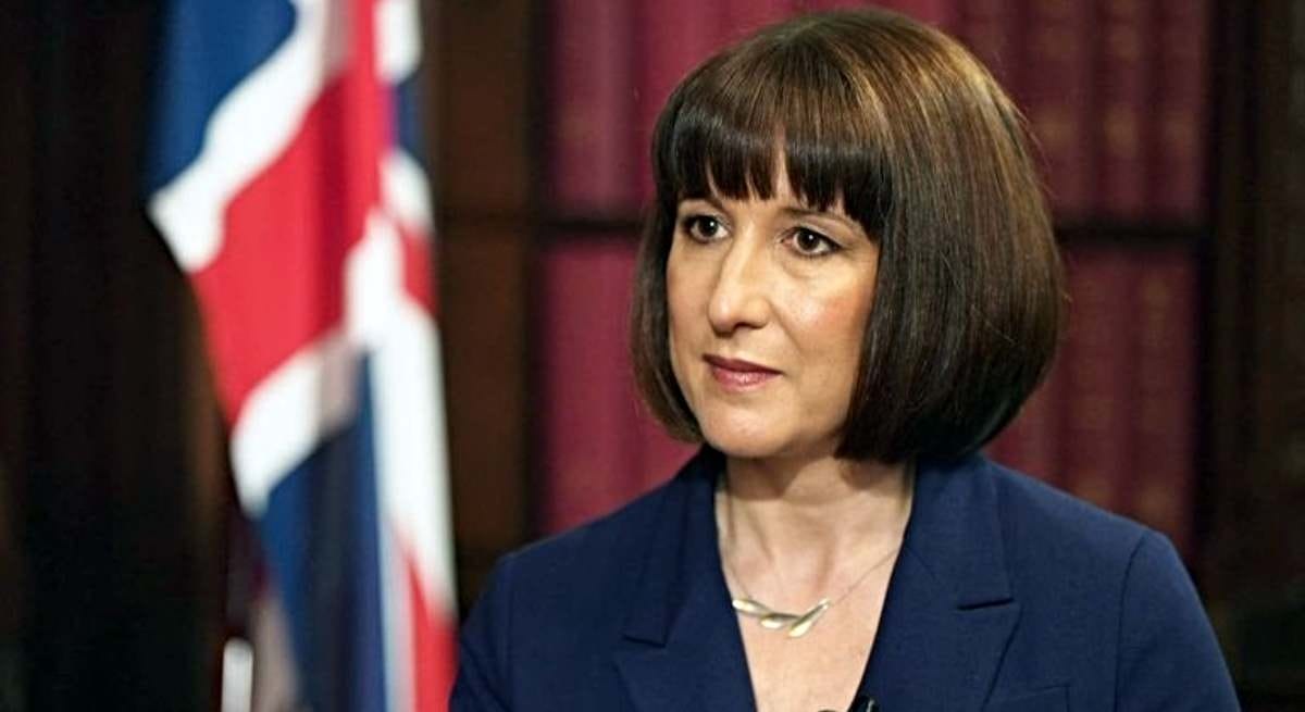 Gobierno británico recula en recorte a ayudas de combustible