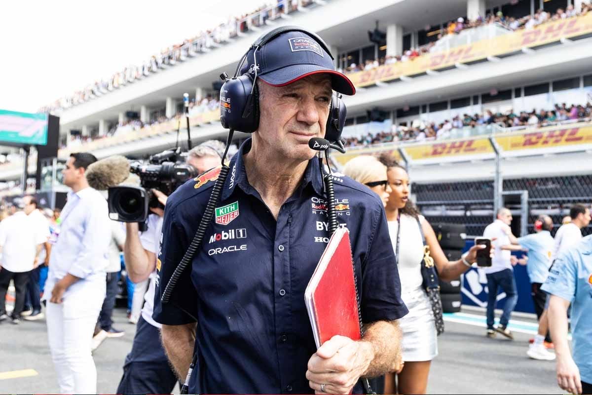 Guerra en Red Bull La salida de Newey revela grietas internas y fallos del coche El vestidor secreto: La guerra interna en Red Bull: La salida de Newey y los problemas ocultos del coche
