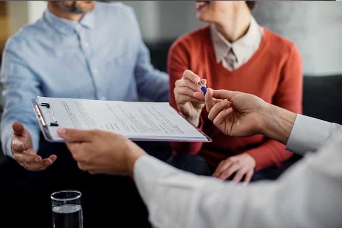 Guía de Seguros Esenciales en México Gastos Médicos Auto y Vida Guía de Seguros Esenciales en México: Gastos Médicos, Auto y Vida