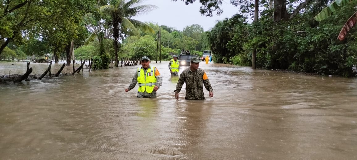 Onda Tropical 7 deja inundaciones, daños y caos en la península de Yucatán