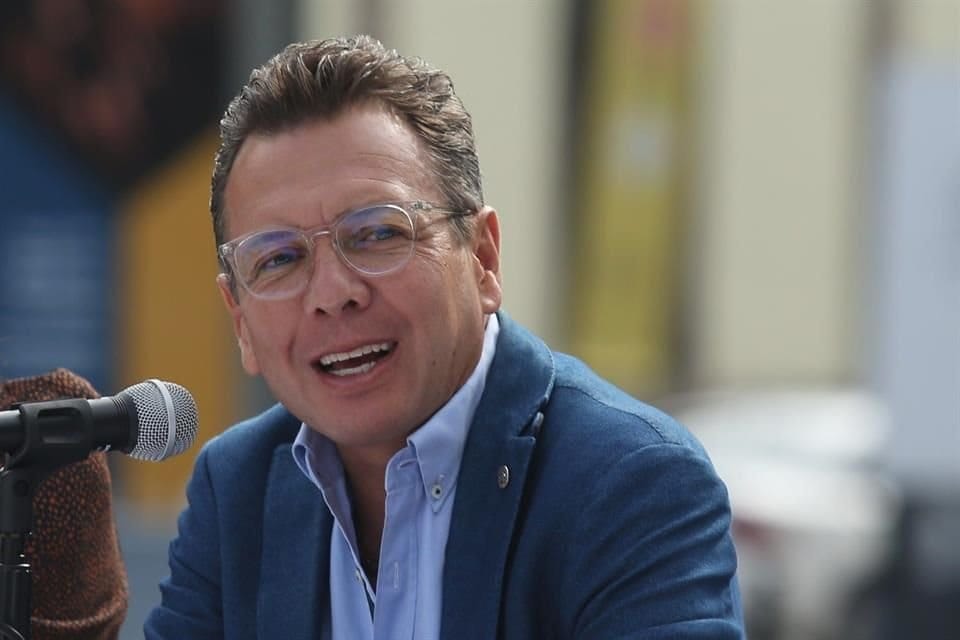 El Doble Juego de Lemus: Poder Nacional y Apoyo en las Calles El Doble Juego de Lemus: Poder Nacional y Apoyo en las Calles