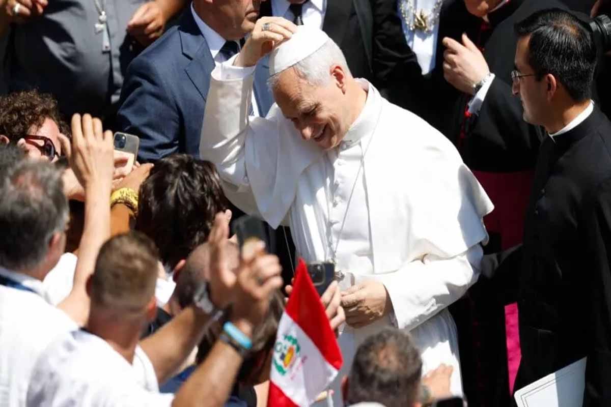 Impactante gesto a Papa León XIV en el Vaticano causa revuelo mundial Impactante gesto a Papa León XIV en el Vaticano causa revuelo mundial
