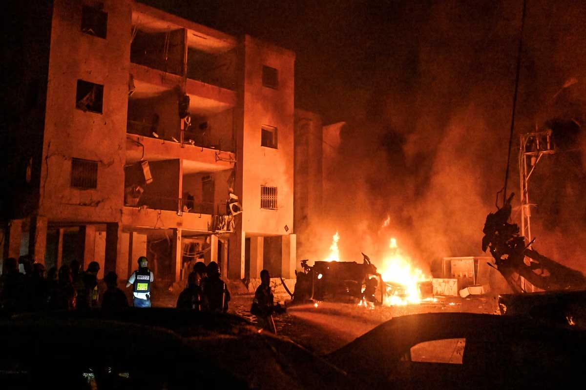 Israel Lanza Doble Golpe Nuclear a Irán; Teherán Responde con Misiles a Hospitales