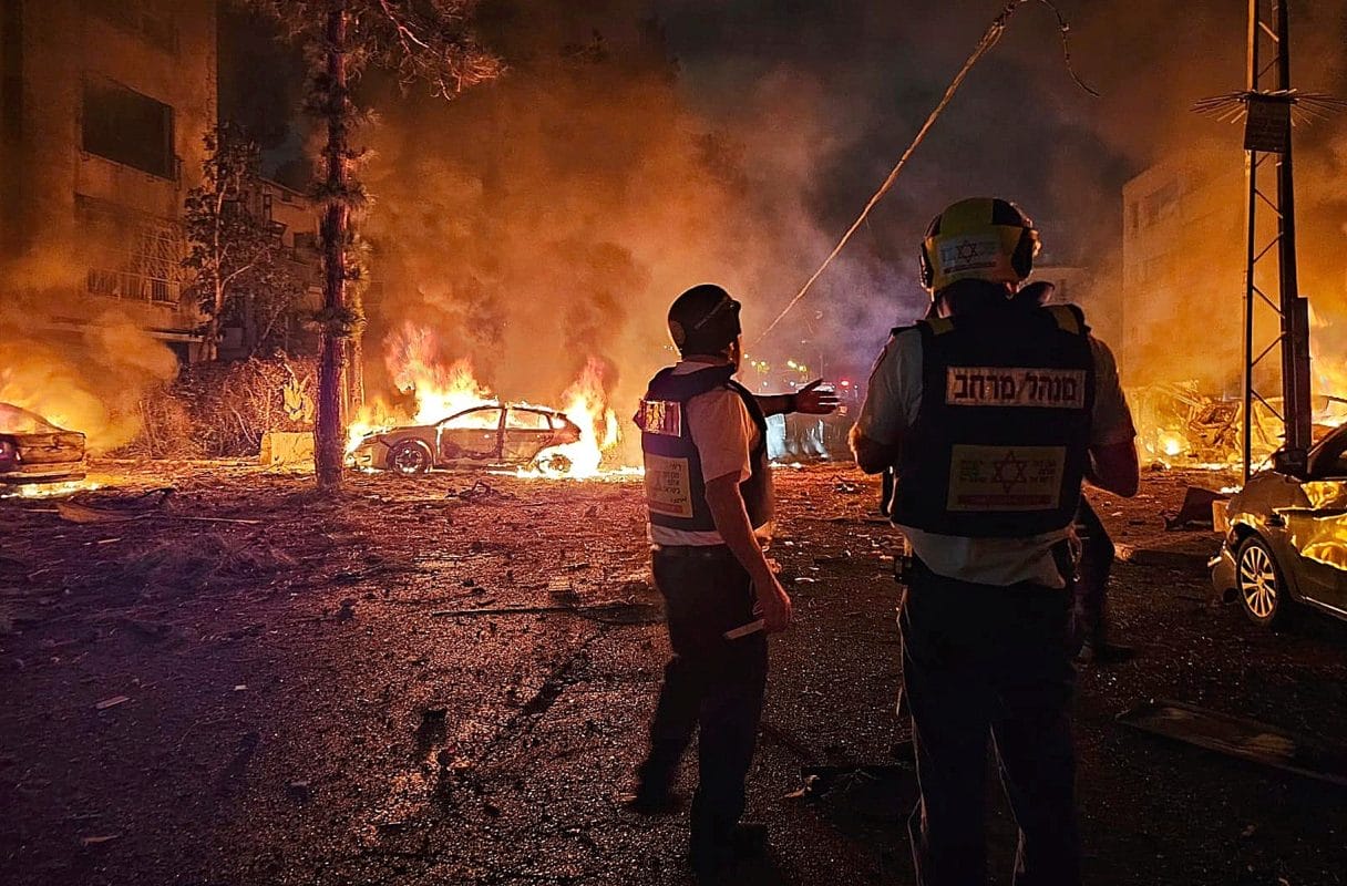 OFENSIVA TOTAL: Israel e Irán en guerra abierta; Cientos de muertos