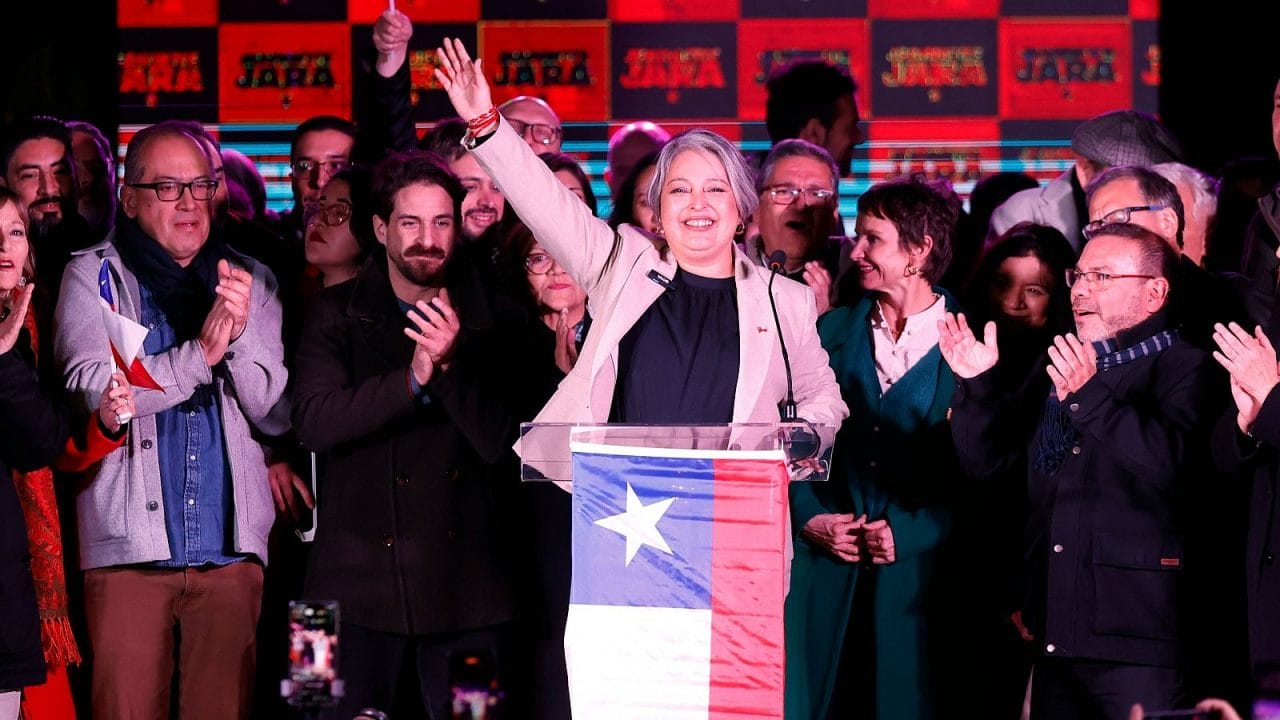 Jara hace historia: PC liderará a la izquierda en Chile