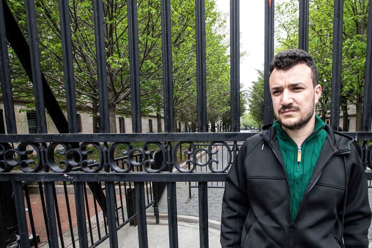 Liberado Mahmoud Khalil el Estudiante Símbolo de la Represión de Trump en Protestas Universitarias Liberado Mahmoud Khalil, el Estudiante Símbolo de la Represión de Trump en Protestas Universitarias
