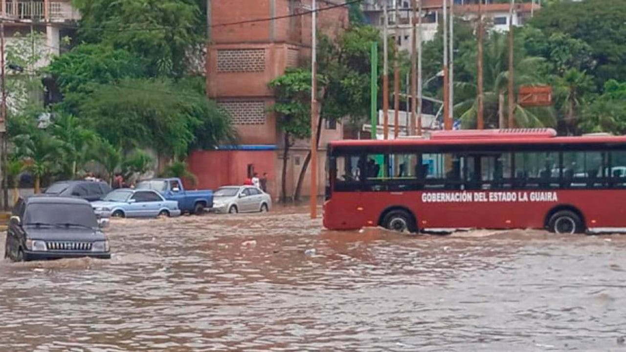 Lluvias en Venezuela: Onda Tropical Deja 8.000 Familias Aisladas y 25 Puentes Destruidos