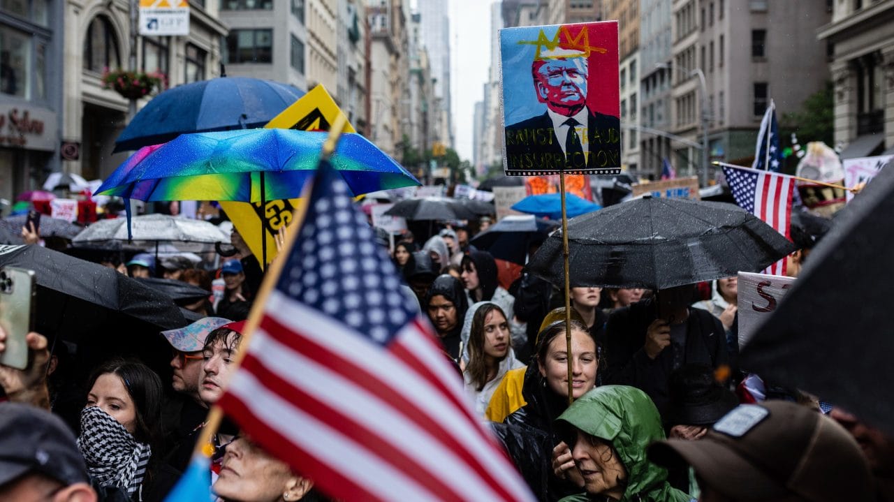 Marea humana inunda Nueva York Marea humana inunda Nueva York contra Trump