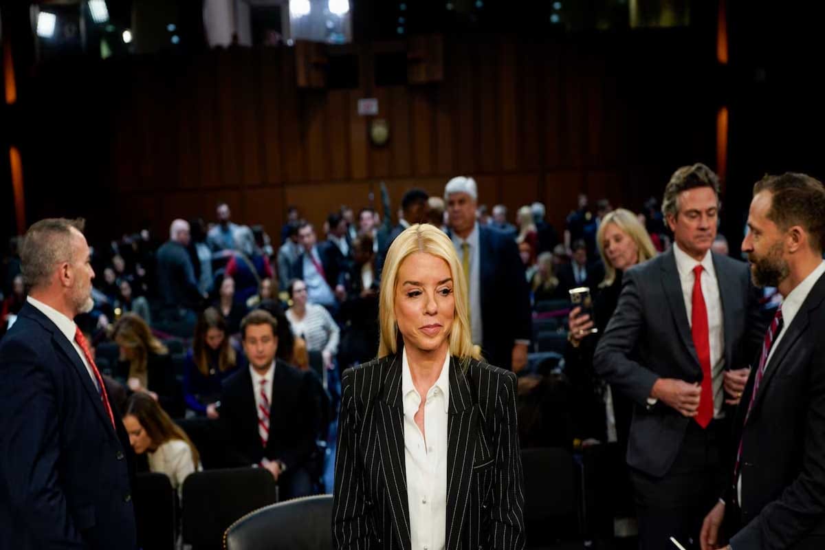 Pam Bondi promete justicia imparcial como fiscal general de Trump