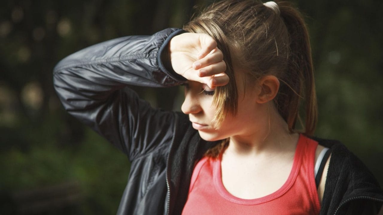 Niebla Mental y Fatiga: Podrías Sufrir Deshidratación Crónica