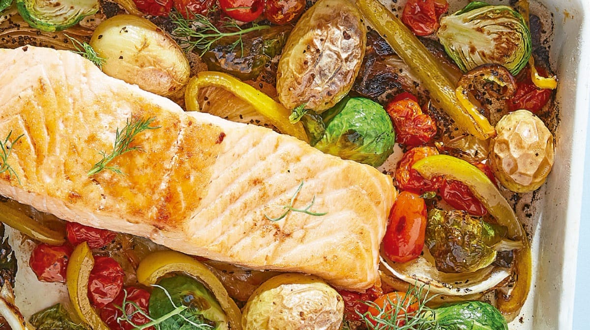 Salmón al Horno con Verduras: Tu Cena Saludable, Fácil y Deliciosa en Menos de 30 Minutos