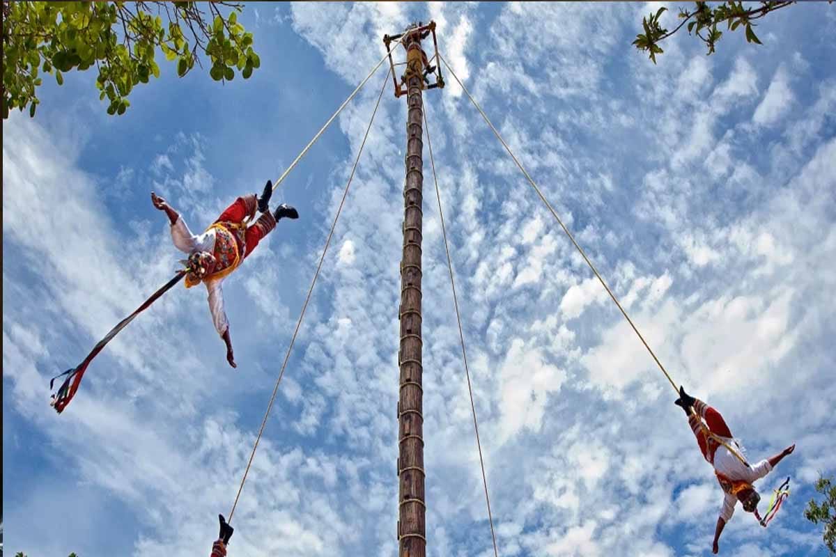 Tragedia en el Ritual: Cae Palo Volador y Danzantes se Estrellan
