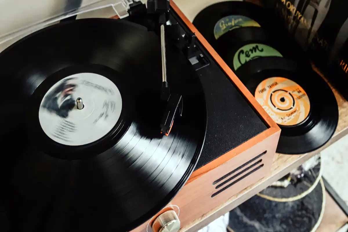 Vinilos: por qué la Generación Z se obsesionó con ellos