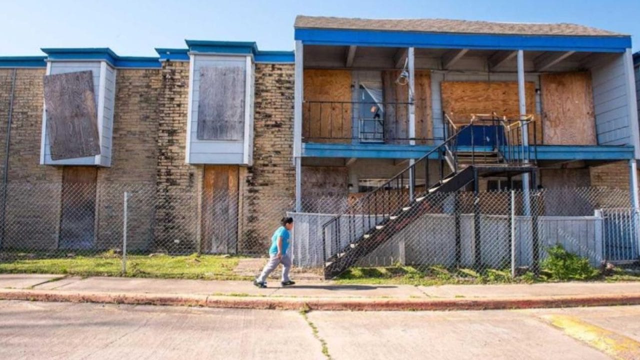 Crisis de vivienda en Houston afecta a familias latinas