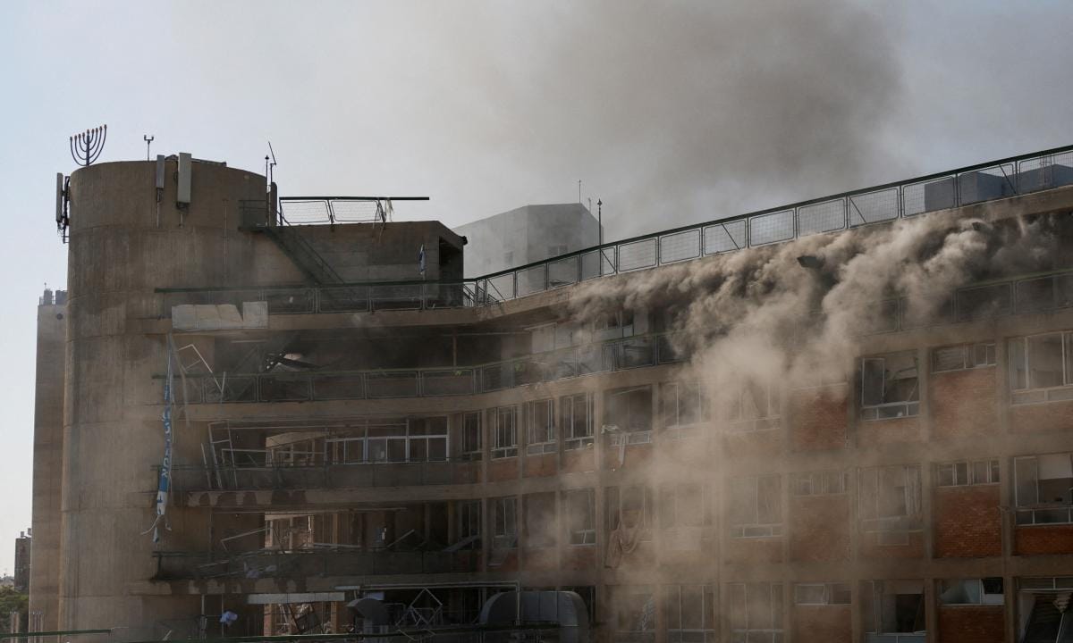 Hospital como trinchera: Irán ataca centro médico y desata la furia