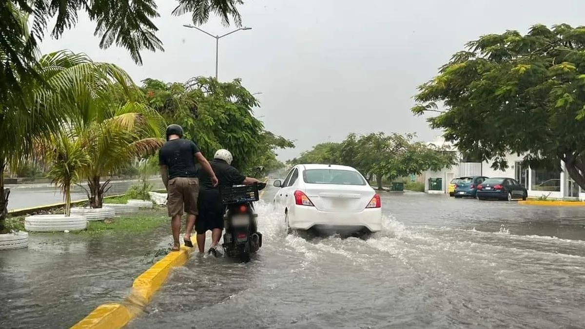 Alerta Climática en Playa del Carmen: Lluvias Intensas y Riesgo de Ciclón Bárbara