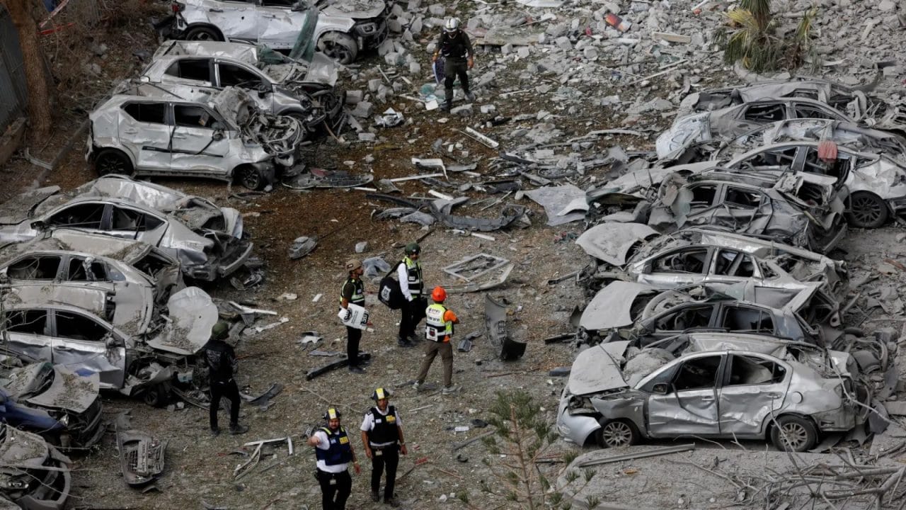 Irán desafía tregua de Trump con ataques; hay muertos en Israel