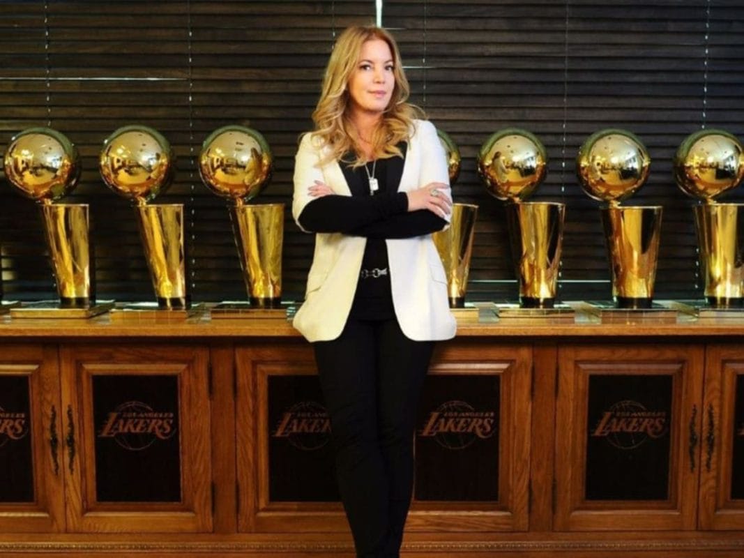 Fin de una Dinastía: Venden los Lakers por Cifra Récord de $10B