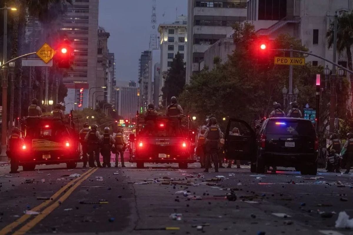 Los Ángeles: Levantan toque de queda; Negocios cuentan pérdidas