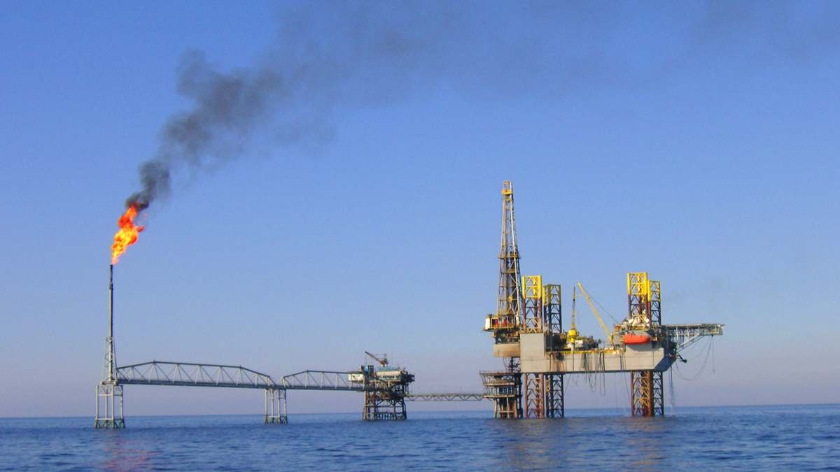 Ataque a Irán Dispara Petróleo