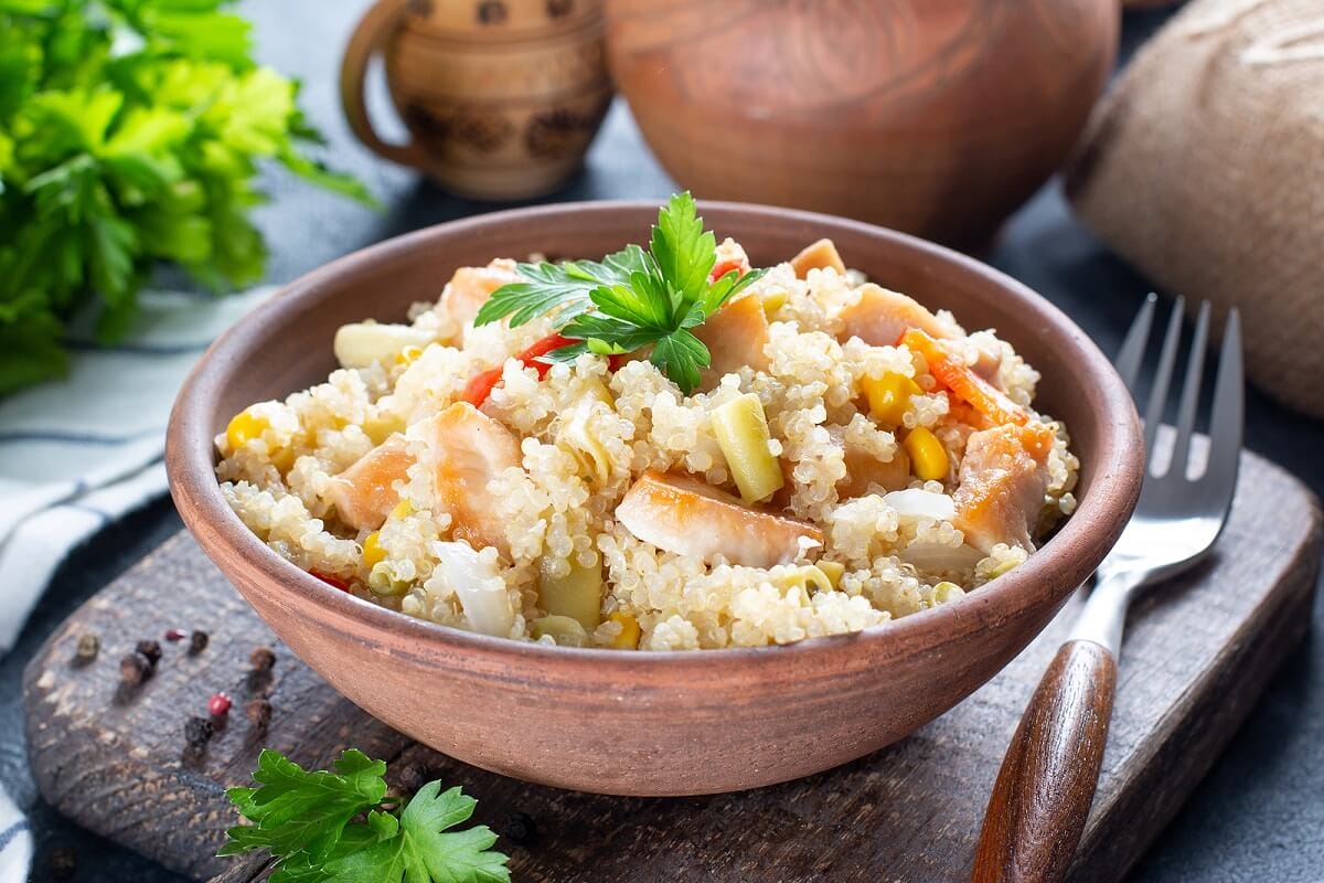 Bowl de pollo y quinoa en 20 min: tu comida post-entreno ideal