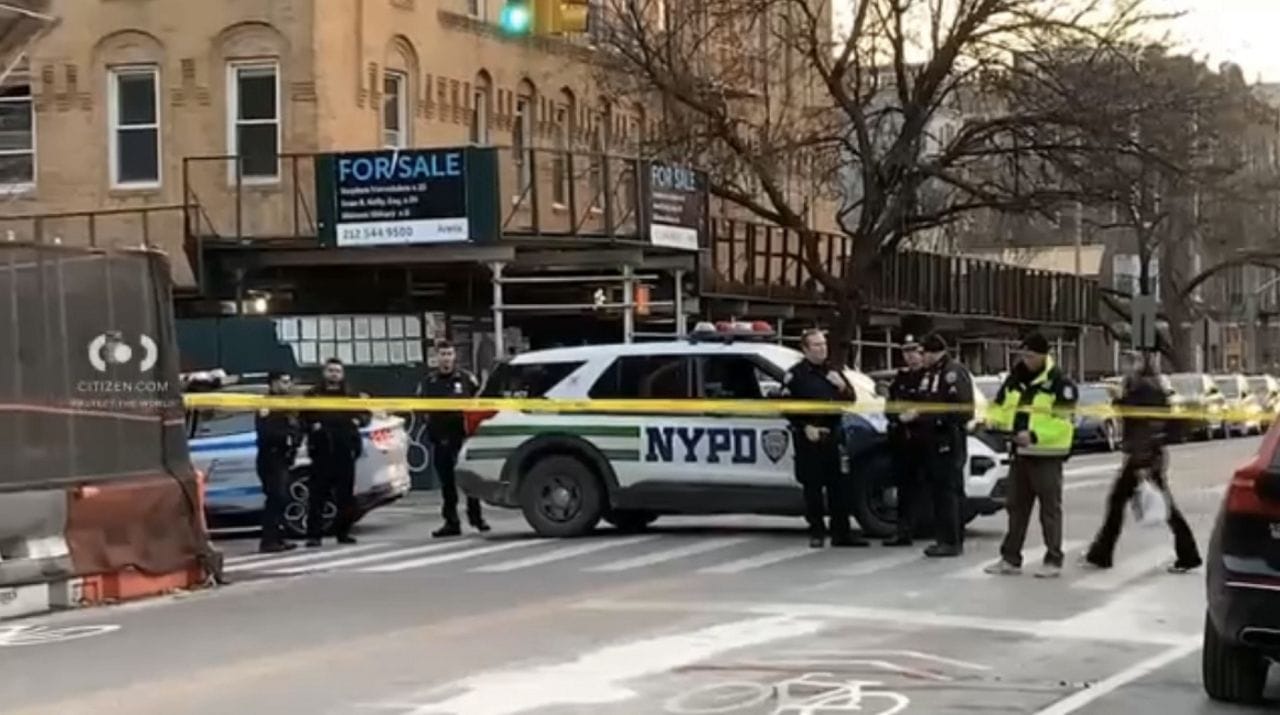 Atropello mortal en Brooklyn: conductor se da a la fuga