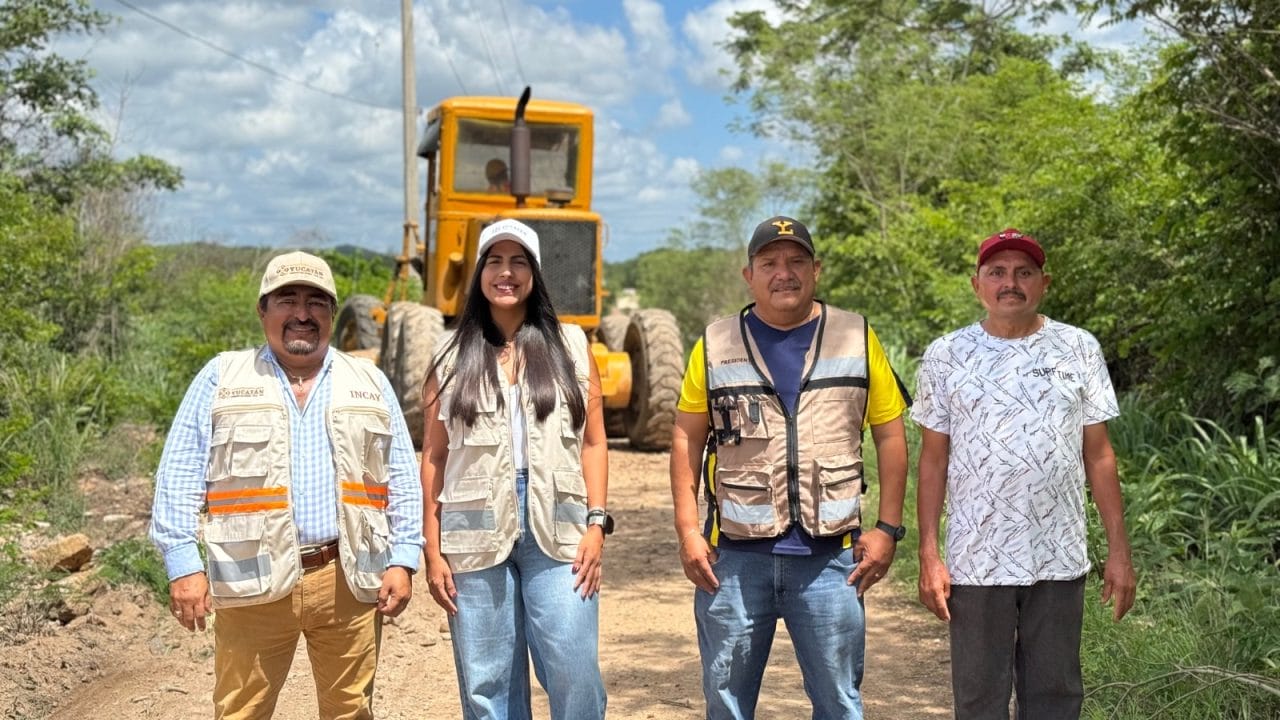 Verifican avances del programa de caminos sacacosechas en Sacalum Verifican avances del programa de caminos sacacosechas en Sacalum