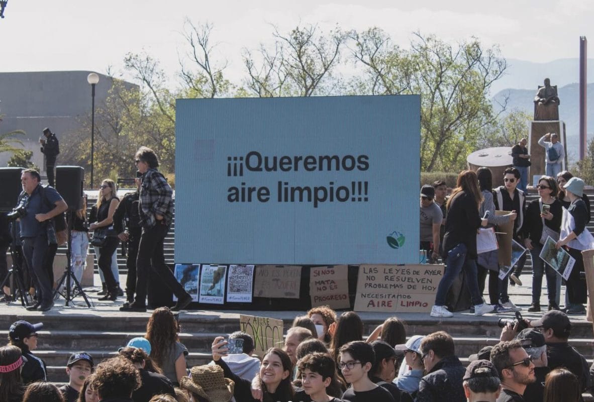 Protesta en parque de Monterrey escala a crisis política para el municipio