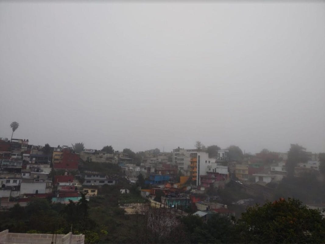 México bajo clima extremo: lluvias torrenciales y calor de 45°C