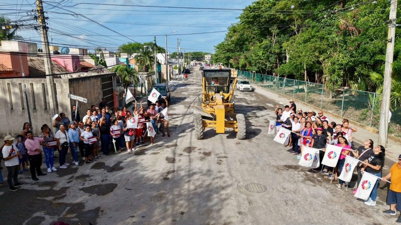Reconstruyen calle Paseo El Peral, en la SM 248