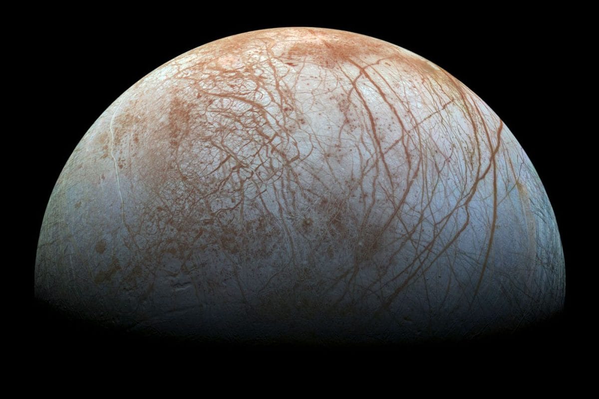 ¿Puede haber vida en Europa, la luna de Júpiter? Lo que dicen las misiones recientes