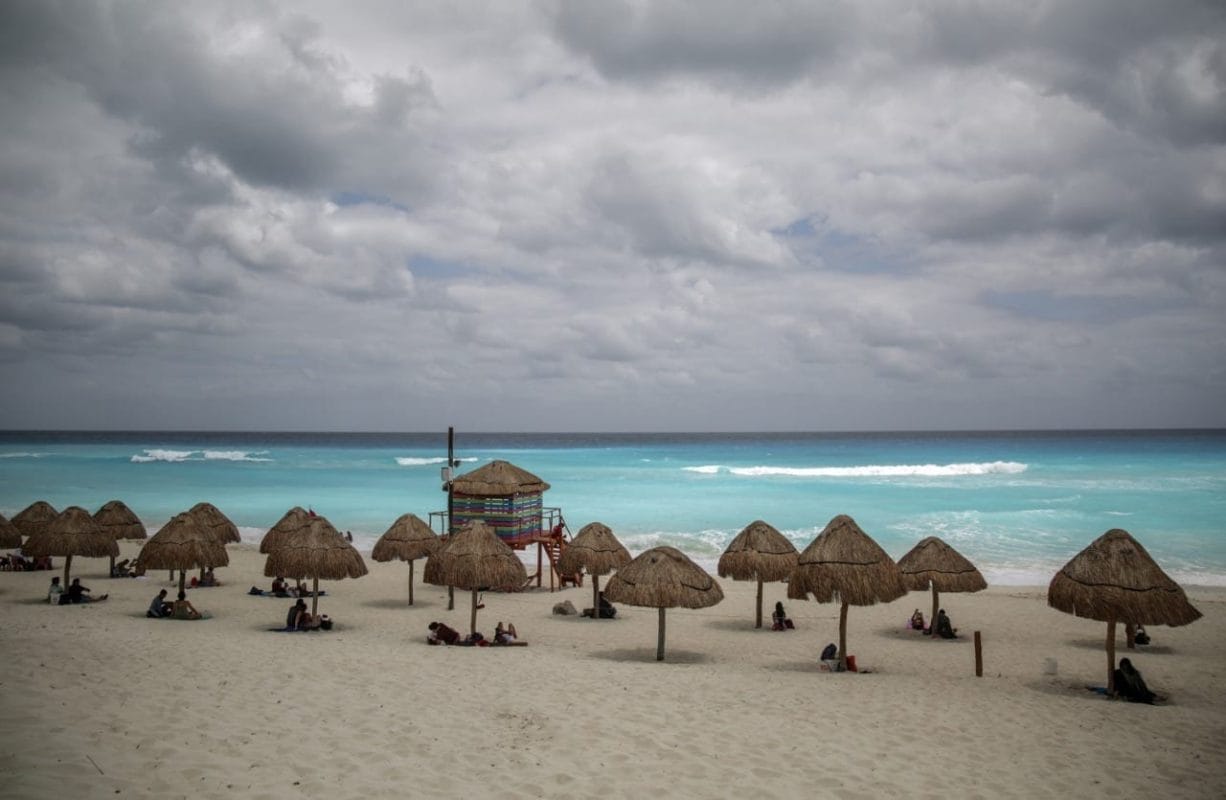 Alerta en Cancún: Calor extremo y chubascos aislados para hoy