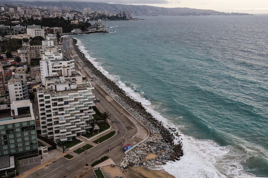 Chile evacúa a más de un millón de personas tras terremoto en Rusia que activó alerta de tsunami
