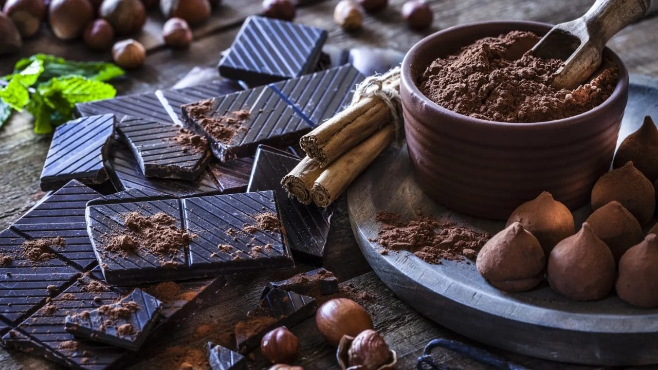 Chocolate negro: el superalimento que mejora tu salud cada día