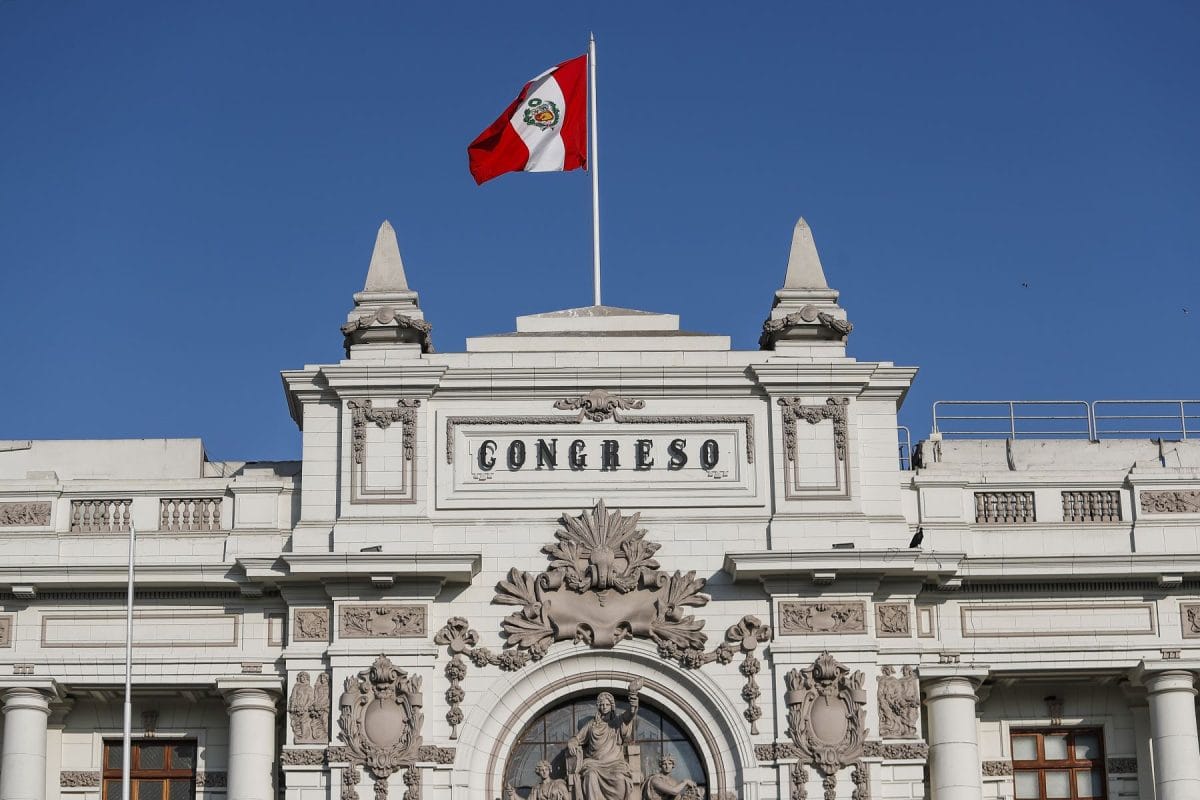 Congreso peruano toca fondo- 4% de aprobación y hartazgo total Congreso peruano toca fondo: 4% de aprobación y hartazgo total