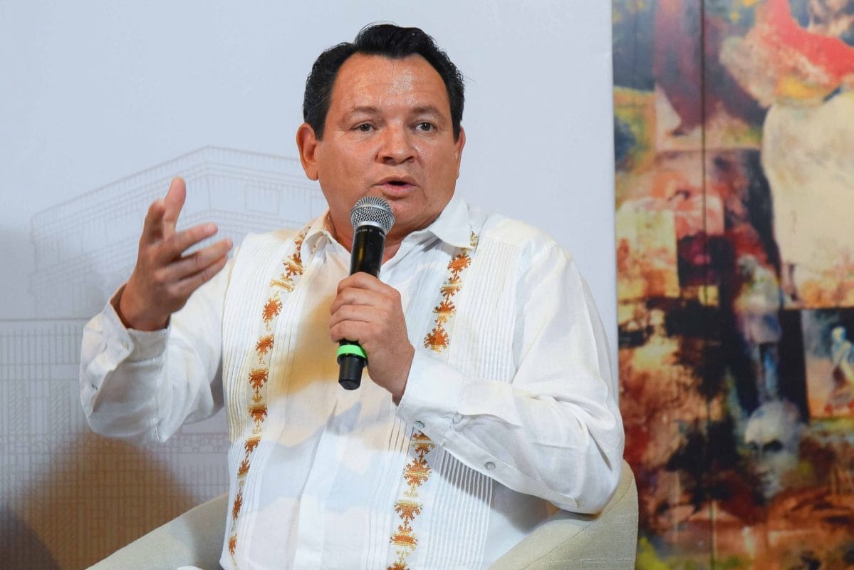 Constructores encaran a _Huacho_ Díaz_ lo acusan de favoritismo