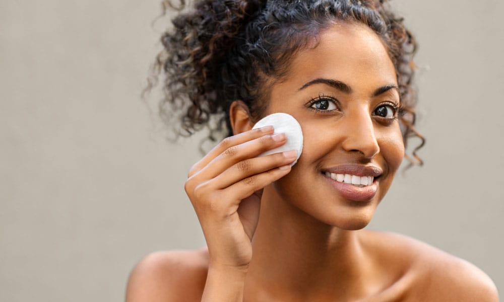 Dermaplaning-Spa-Berkamsted-What-is-Skinimalism-Blog-Image 'Skinimalism': la tendencia Gen Z que simplifica tu belleza