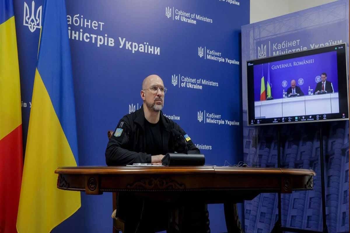 Dimite el primer ministro de Ucrania en plena reestructuración de Zelenskyy Zelenskyy inicia cambio de gabinete: renuncia del primer ministro ucraniano