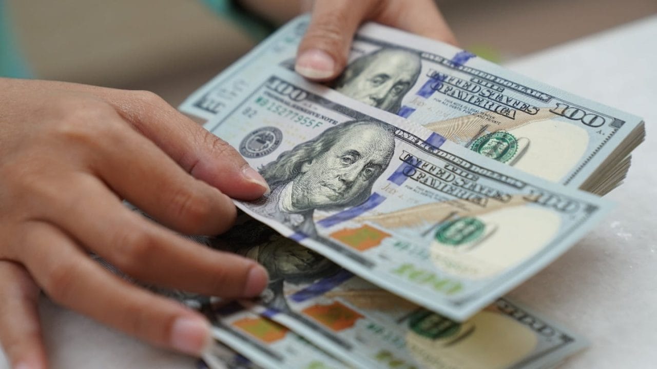 Súper Peso: Dólar Toca Fondo; Ve Cuánto Cuesta y Por Qué te Conviene